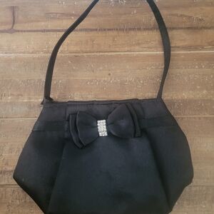 Elegant Black Evening Bag with Bow Accent
